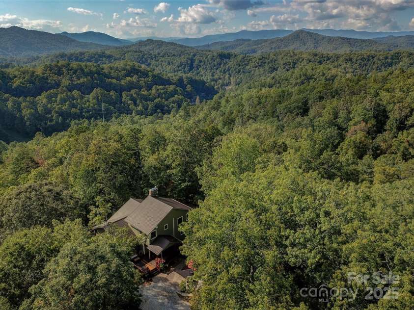 425 Sawmill Creek Road, Bryson City, NC 28713.  MLS# CAR4234274, YatesRealty ID 6247. 