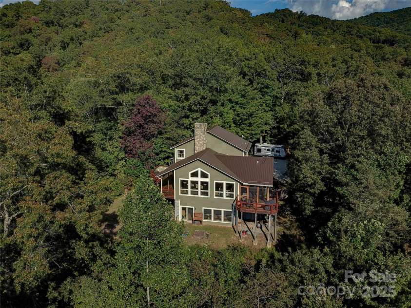 425 Sawmill Creek Road, Bryson City, NC 28713.  MLS# CAR4234274, YatesRealty ID 6247. 