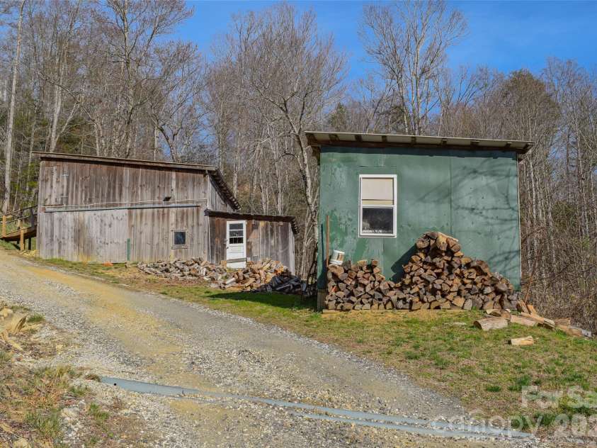 710 Greasy Creek Road, Bakersville, NC 28705.  MLS# CAR4297477, YatesRealty ID 6247. 