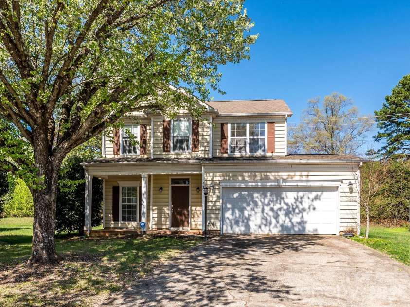 8625 Galena View Drive, Charlotte, NC 28269.  MLS# CAR4356908, YatesRealty ID 6248. 