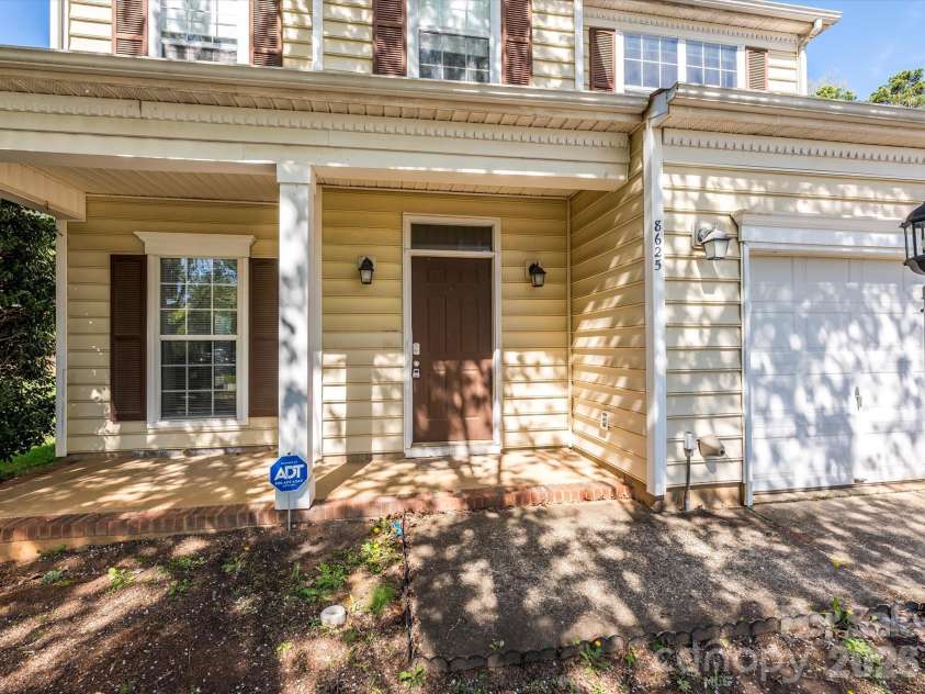 8625 Galena View Drive, Charlotte, NC 28269.  MLS# CAR4356908, YatesRealty ID 6248. 