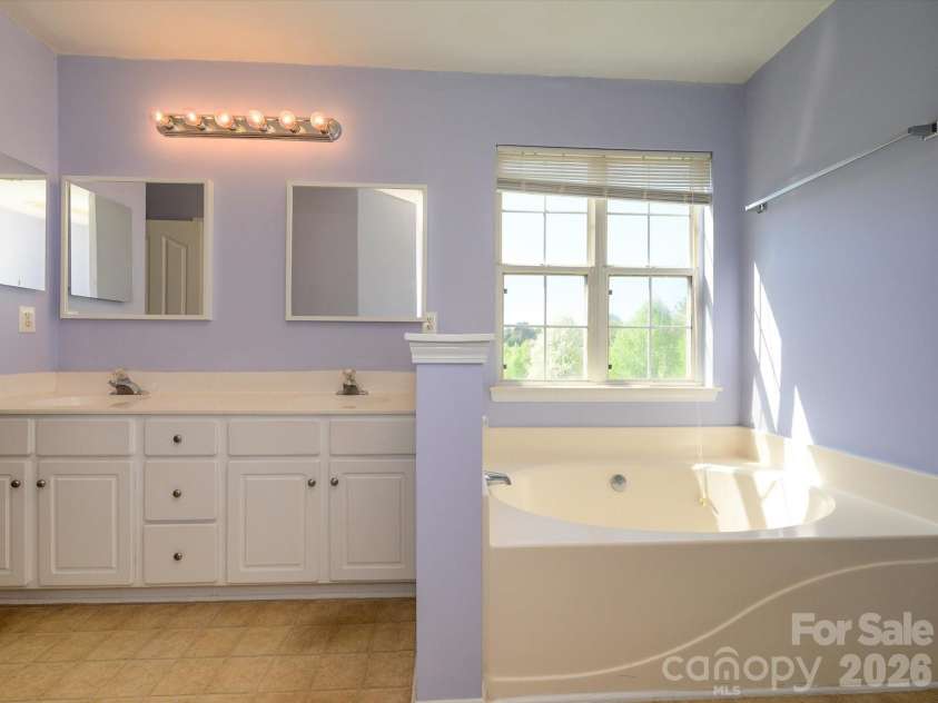 8625 Galena View Drive, Charlotte, NC 28269.  MLS# CAR4356908, YatesRealty ID 6248. 