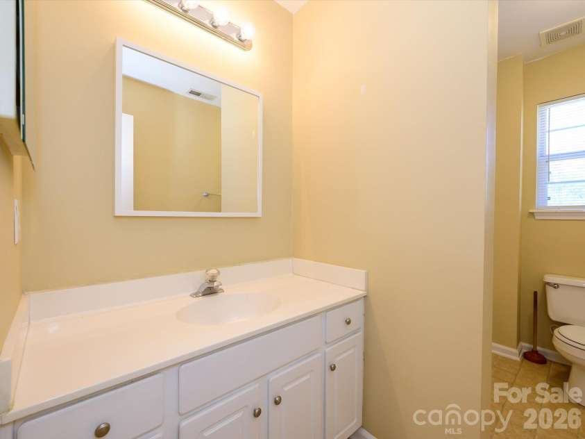 8625 Galena View Drive, Charlotte, NC 28269.  MLS# CAR4356908, YatesRealty ID 6248. 