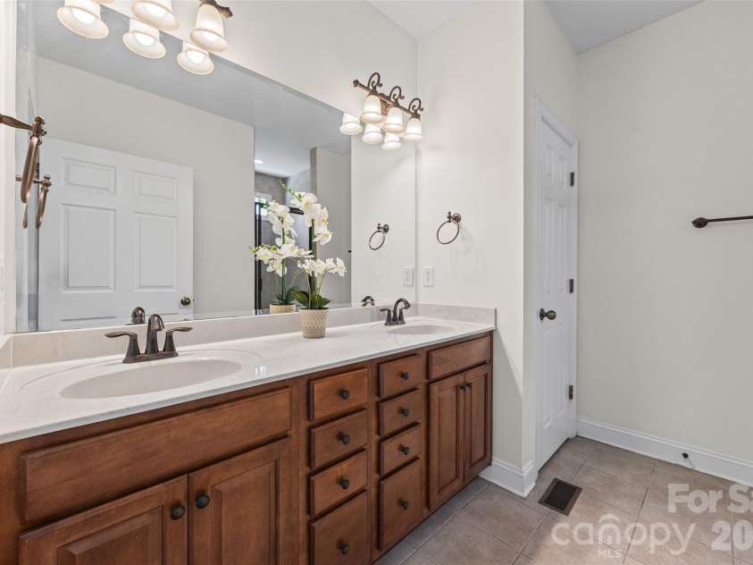 4042 Sunset Ridge Drive, Rock Hill, SC 29732.  MLS# CAR4347059, YatesRealty ID 6249. Dual sink in primary vanity