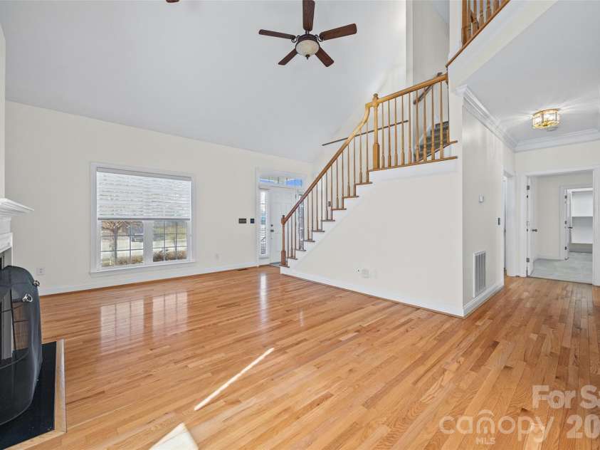 4042 Sunset Ridge Drive, Rock Hill, SC 29732.  MLS# CAR4347059, YatesRealty ID 6249. Vaulted open living