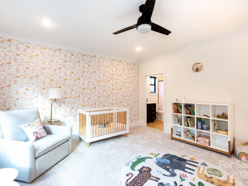 124 Direct Drive, Mooresville, NC 28117.  MLS# CAR4202552, YatesRealty ID 625. Second floor bedroom with ensuite bathroom.