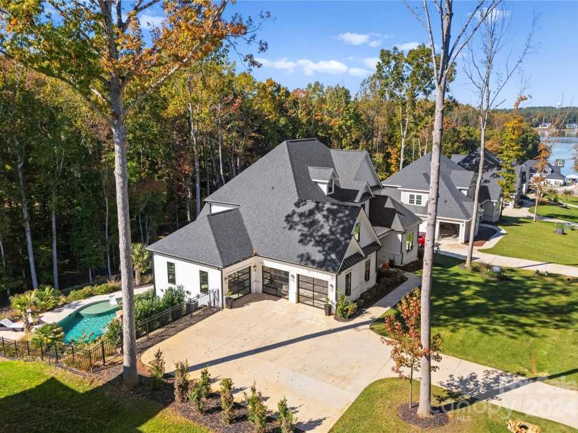 124 Direct Drive, Mooresville, NC 28117.  MLS# CAR4202552, YatesRealty ID 625. Welcome Home