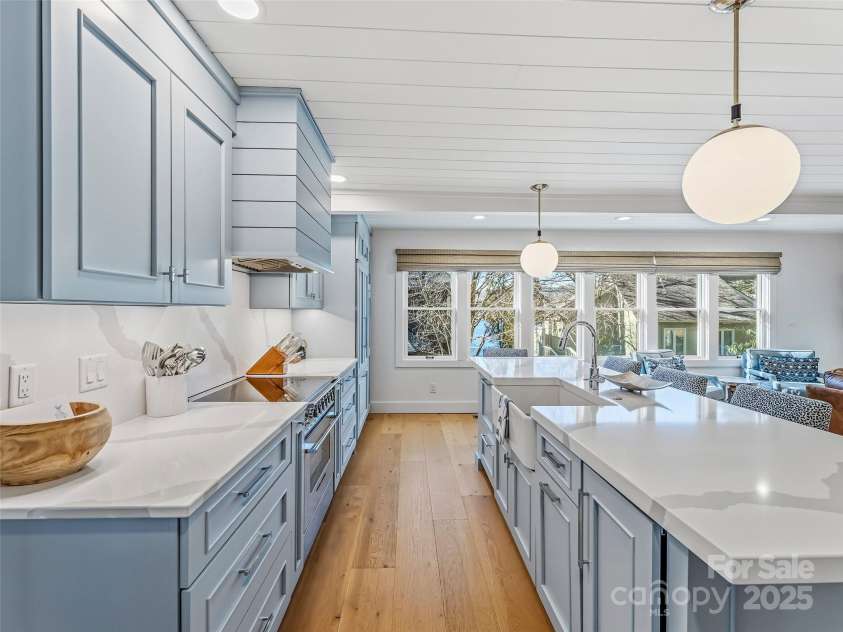 40 Toxaway Landing Drive, Lake Toxaway, NC 28747.  MLS# CAR4329931, YatesRealty ID 625. 