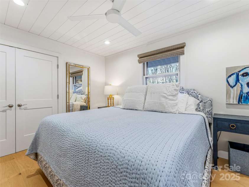 40 Toxaway Landing Drive, Lake Toxaway, NC 28747.  MLS# CAR4329931, YatesRealty ID 625. 