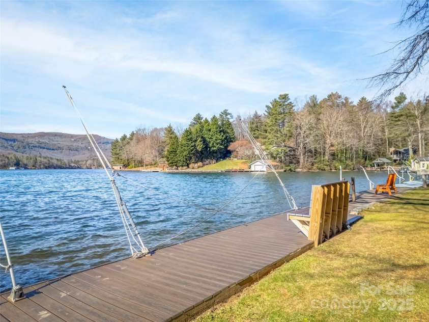 40 Toxaway Landing Drive, Lake Toxaway, NC 28747.  MLS# CAR4329931, YatesRealty ID 625. 