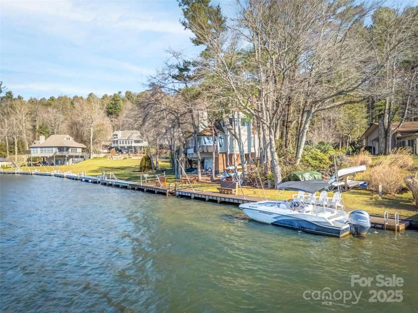 40 Toxaway Landing Drive, Lake Toxaway, NC 28747.  MLS# CAR4329931, YatesRealty ID 625. 