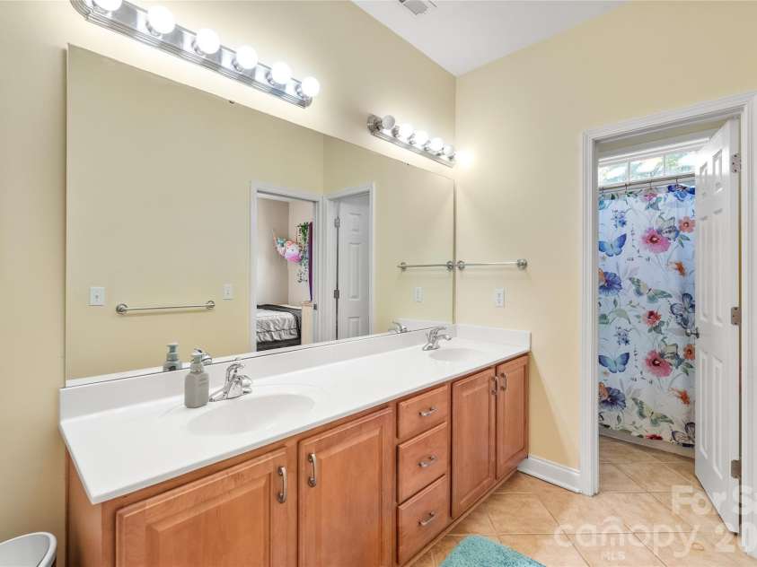 1431 Piper Court, Concord, NC 28025.  MLS# CAR4349971, YatesRealty ID 6250. 