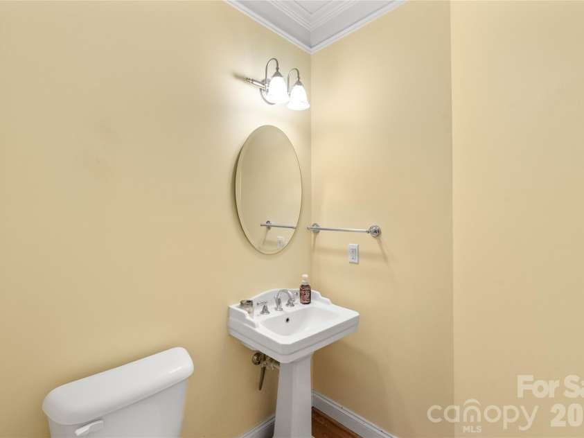 1431 Piper Court, Concord, NC 28025.  MLS# CAR4349971, YatesRealty ID 6250. Half Bath on Main