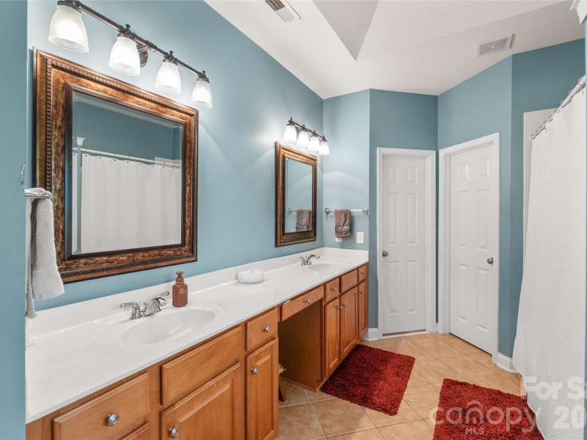 1431 Piper Court, Concord, NC 28025.  MLS# CAR4349971, YatesRealty ID 6250. Primary Ensuite