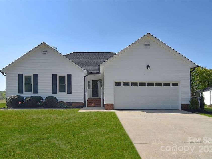 217 Dewars Drive, Rock Hill, SC 29730.  MLS# CAR4188334, YatesRealty ID 6250. 