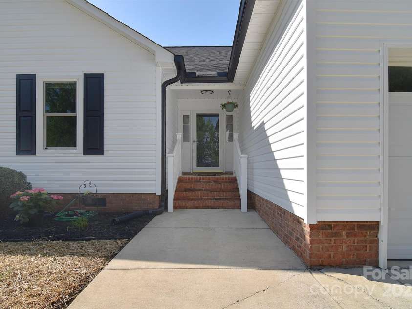 217 Dewars Drive, Rock Hill, SC 29730.  MLS# CAR4188334, YatesRealty ID 6250. 