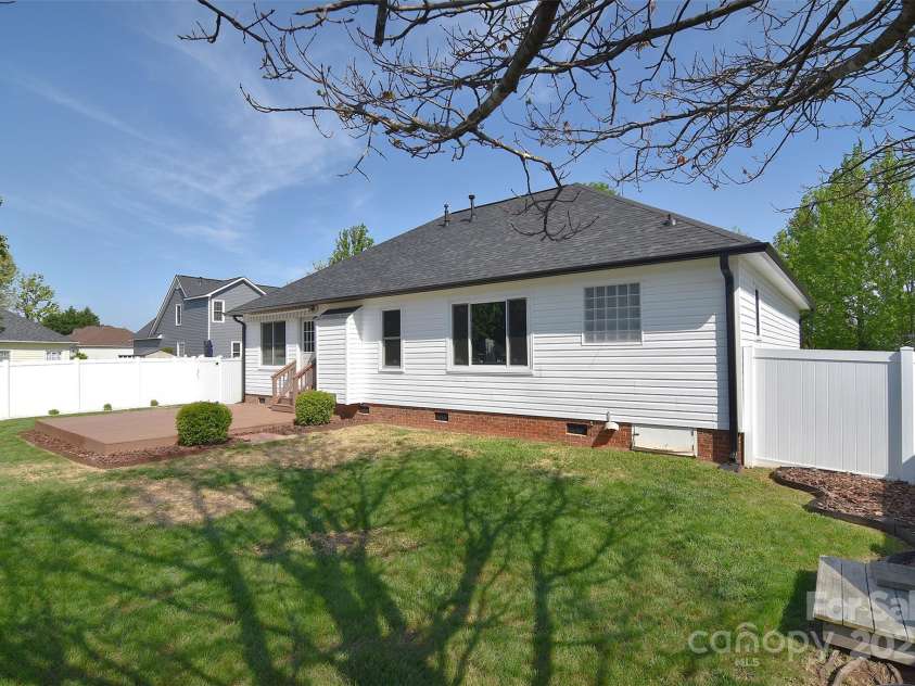 217 Dewars Drive, Rock Hill, SC 29730.  MLS# CAR4188334, YatesRealty ID 6250. 