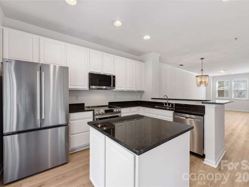 1127 Ilana Court, Charlotte, NC 28204.  MLS# CAR4360200, YatesRealty ID 6251. Kitchen