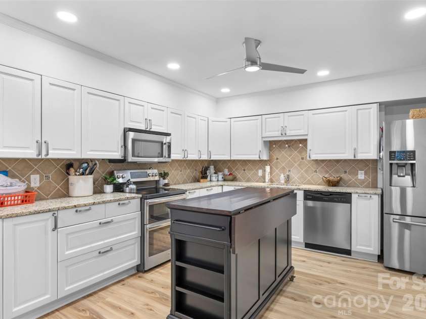 300 Fulton Street, Salisbury, NC 28144.  MLS# CAR4358838, YatesRealty ID 6252. 
