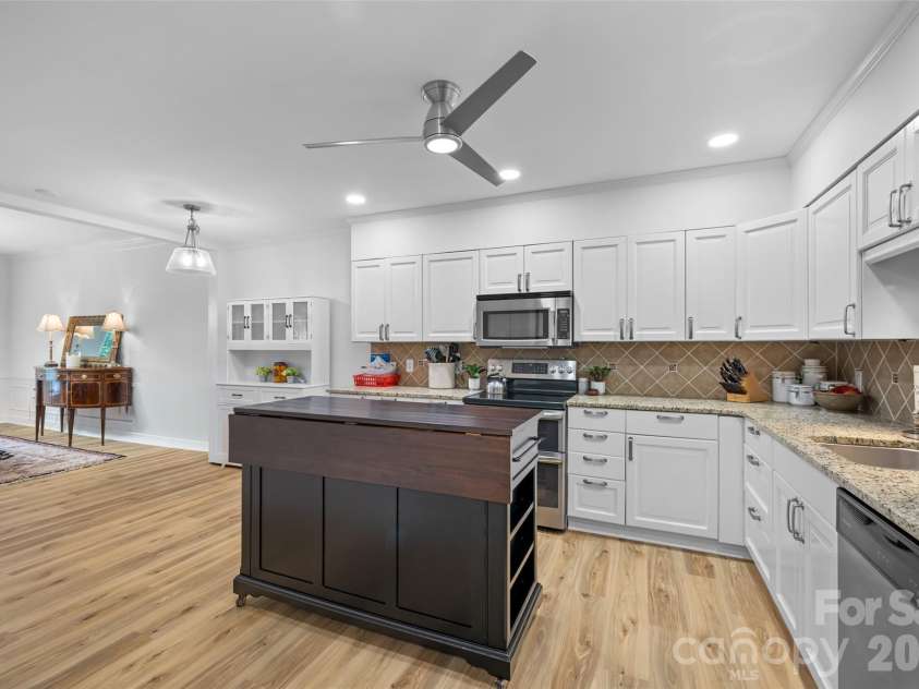 300 Fulton Street, Salisbury, NC 28144.  MLS# CAR4358838, YatesRealty ID 6252. 