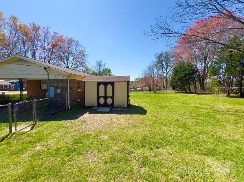 1905 26th Street, Hickory, NC 28681.  MLS# CAR4201857, YatesRealty ID 6253. 