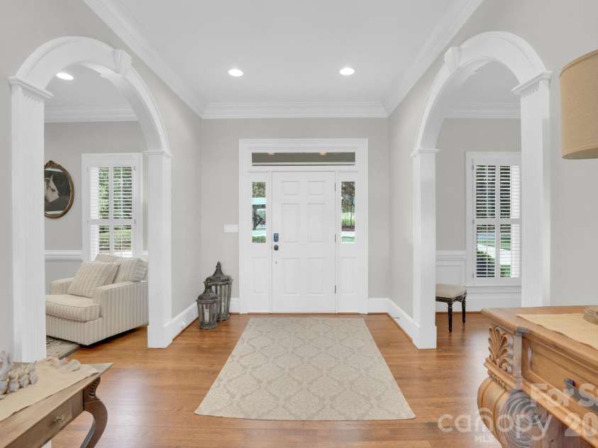312 Old Hickory Court, Fort Mill, SC 29715.  MLS# CAR4358551, YatesRealty ID 6253. Foyer