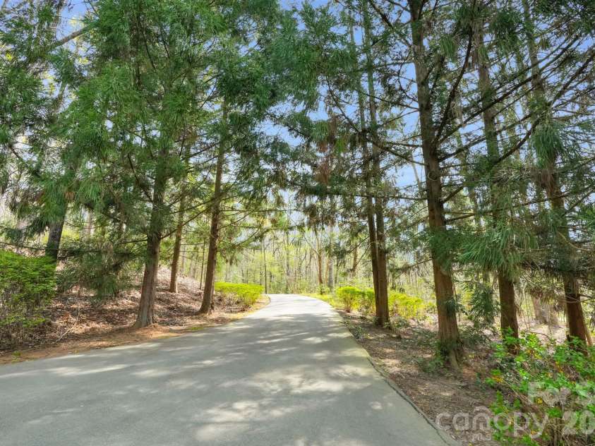 312 Old Hickory Court, Fort Mill, SC 29715.  MLS# CAR4358551, YatesRealty ID 6253. Gated Entrance