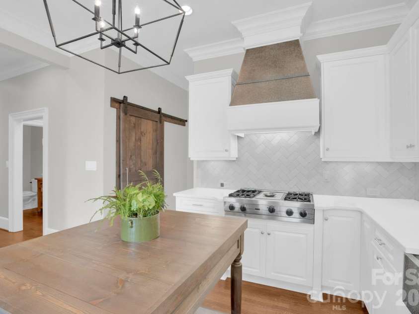 312 Old Hickory Court, Fort Mill, SC 29715.  MLS# CAR4358551, YatesRealty ID 6253. Kitchen