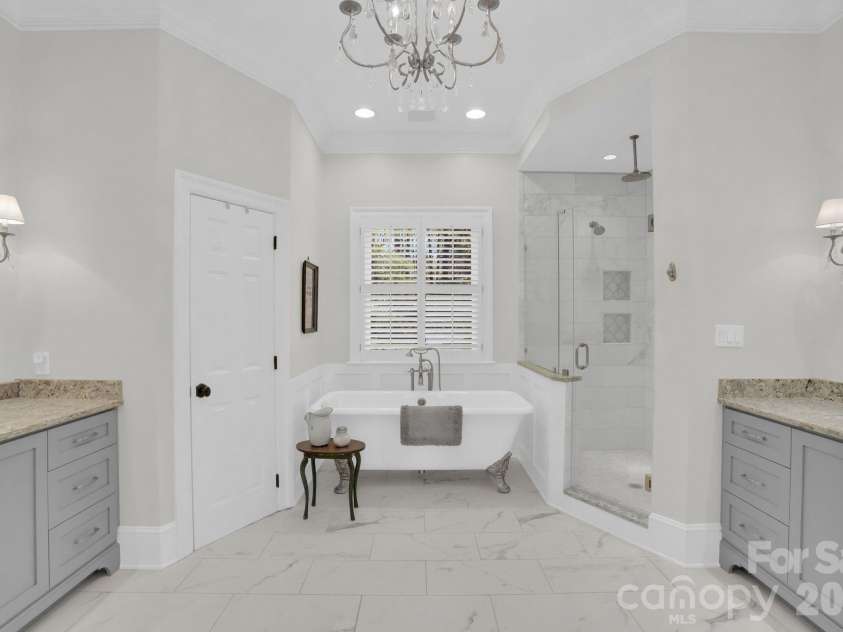312 Old Hickory Court, Fort Mill, SC 29715.  MLS# CAR4358551, YatesRealty ID 6253. Primary Bathroom