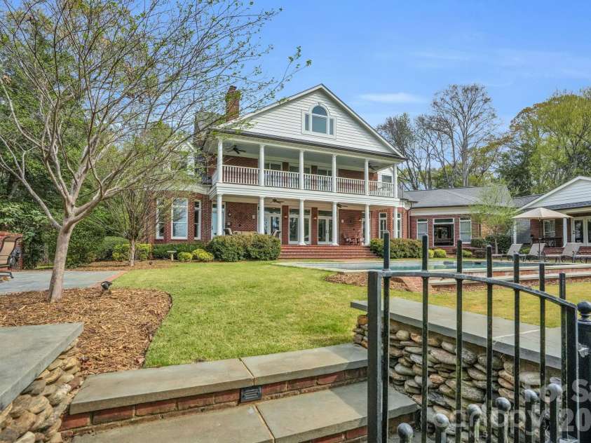 312 Old Hickory Court, Fort Mill, SC 29715.  MLS# CAR4358551, YatesRealty ID 6253. Stunning features