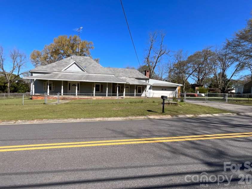 412 Liberty Street, Winnsboro, SC 29180.  MLS# CAR4361461, YatesRealty ID 6255. 