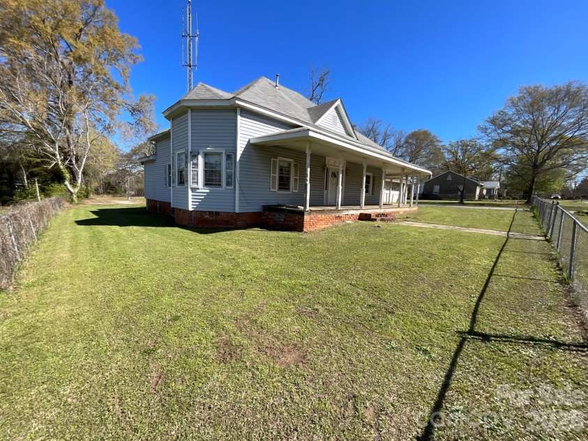 412 Liberty Street, Winnsboro, SC 29180.  MLS# CAR4361461, YatesRealty ID 6255. 
