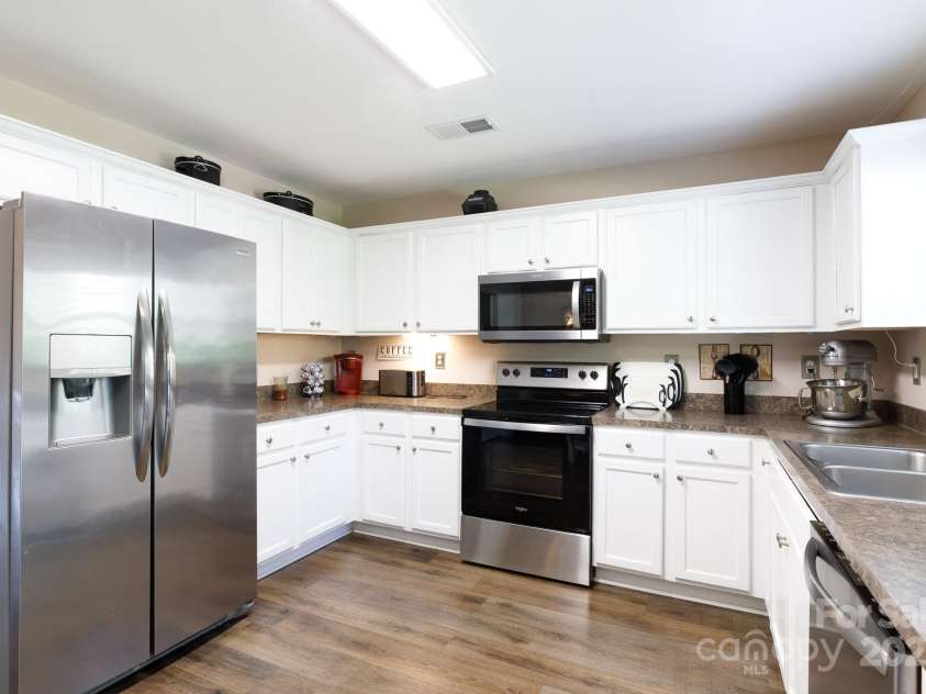 4707 Hannah Drive, Rock Hill, SC 29732.  MLS# CAR4244675, YatesRealty ID 6255. 
