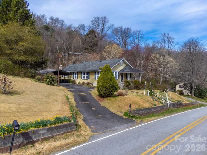 318 Sunrise Park, Sylva, NC 28779.  MLS# CAR4356234, YatesRealty ID 6256. 