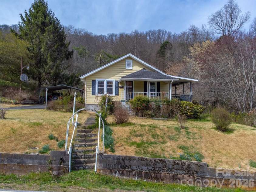 318 Sunrise Park, Sylva, NC 28779.  MLS# CAR4356234, YatesRealty ID 6256. 