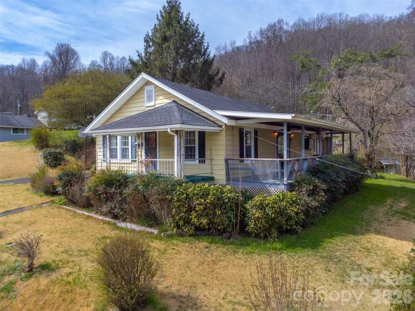 318 Sunrise Park, Sylva, NC 28779.  MLS# CAR4356234, YatesRealty ID 6256. 
