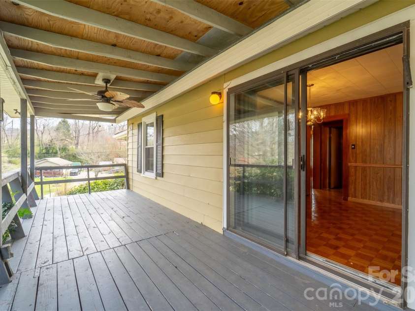 318 Sunrise Park, Sylva, NC 28779.  MLS# CAR4356234, YatesRealty ID 6256. 
