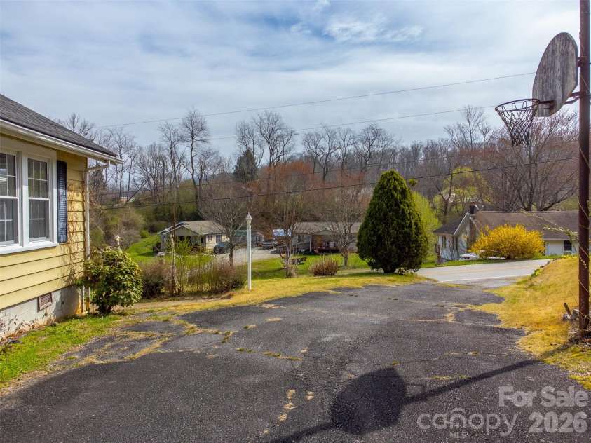 318 Sunrise Park, Sylva, NC 28779.  MLS# CAR4356234, YatesRealty ID 6256. 