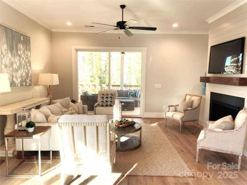 553 Lowrance Avenue, Mooresville, NC 28115.  MLS# CAR4219611, YatesRealty ID 6256. 