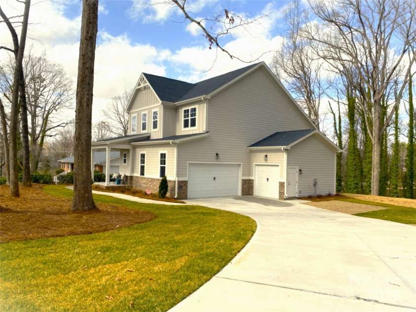 553 Lowrance Avenue, Mooresville, NC 28115.  MLS# CAR4219611, YatesRealty ID 6256. 