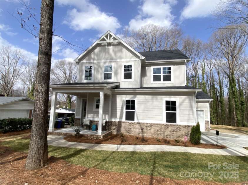 553 Lowrance Avenue, Mooresville, NC 28115.  MLS# CAR4219611, YatesRealty ID 6256. 