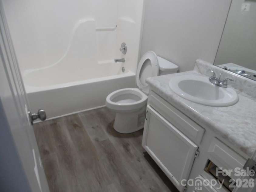 615 Flicker Street, Concord, NC 28027.  MLS# CAR4361978, YatesRealty ID 6257. Bathroom 1