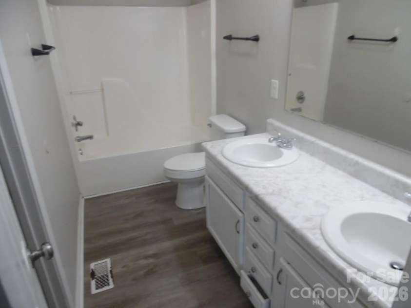 615 Flicker Street, Concord, NC 28027.  MLS# CAR4361978, YatesRealty ID 6257. Bathroom 2