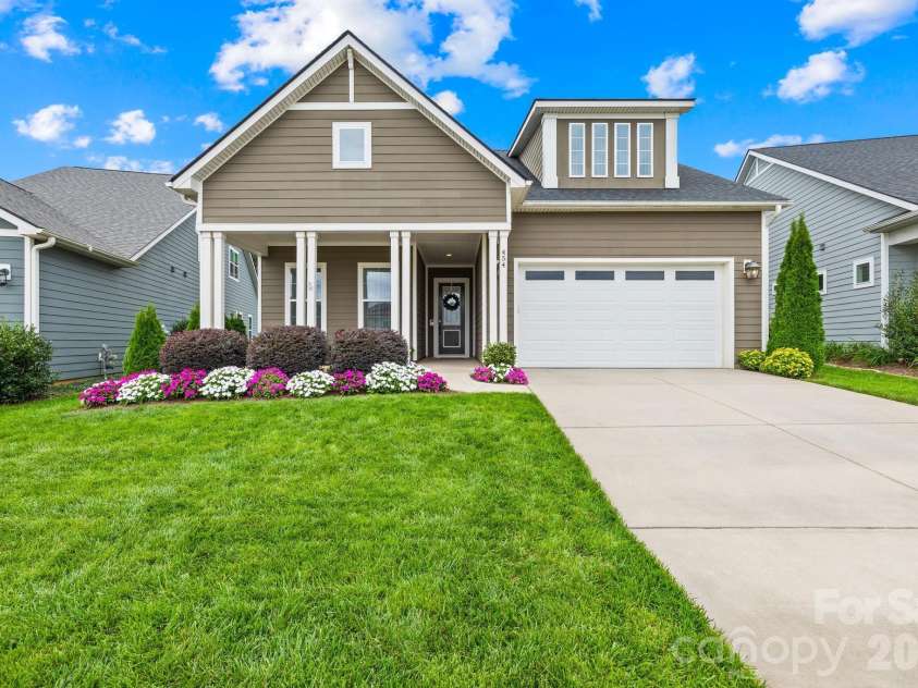 454 Bowline Drive, Denver, NC 28037.  MLS# CAR4361820, YatesRealty ID 6259. 