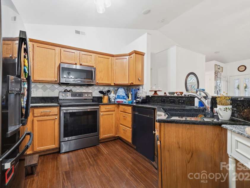 13512 Michael Lynn Road, Charlotte, NC 28278.  MLS# CAR4329599, YatesRealty ID 626. 