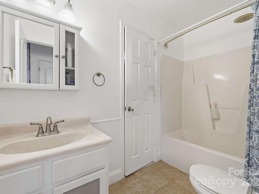 13512 Michael Lynn Road, Charlotte, NC 28278.  MLS# CAR4329599, YatesRealty ID 626. 