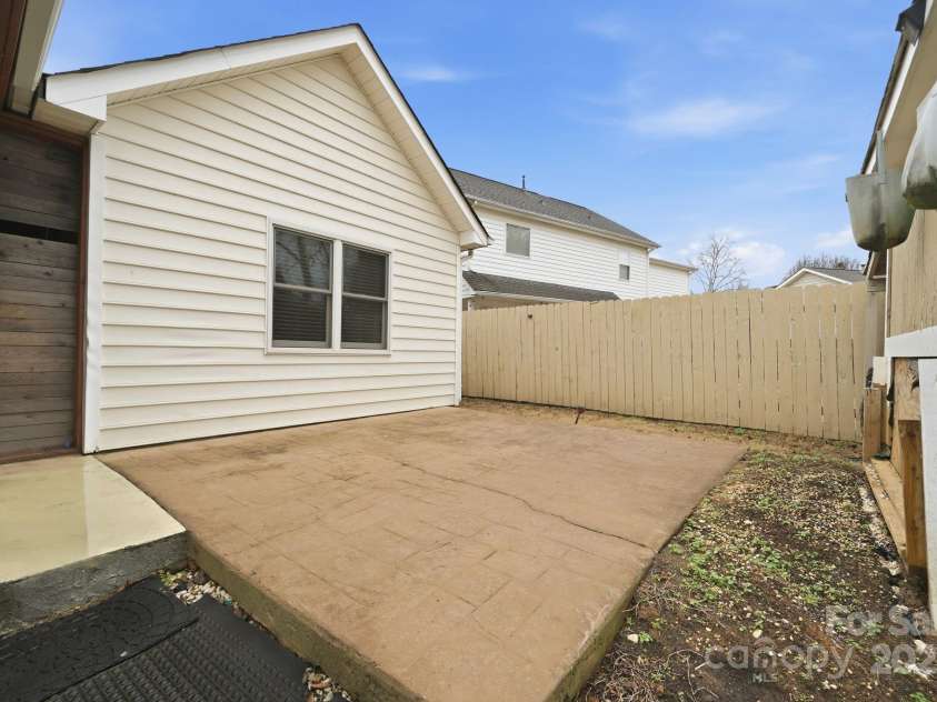 13512 Michael Lynn Road, Charlotte, NC 28278.  MLS# CAR4329599, YatesRealty ID 626. 