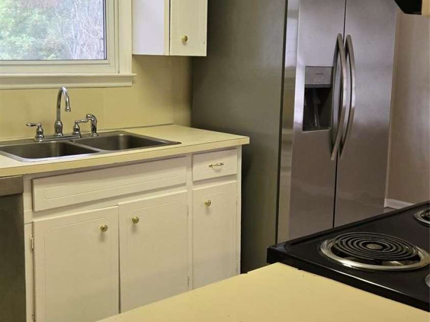 1629 and 1631 Harris Road, Fort Mill, SC 29708.  MLS# CAR4276684, YatesRealty ID 626. 1629 Harris with SS refrigerator