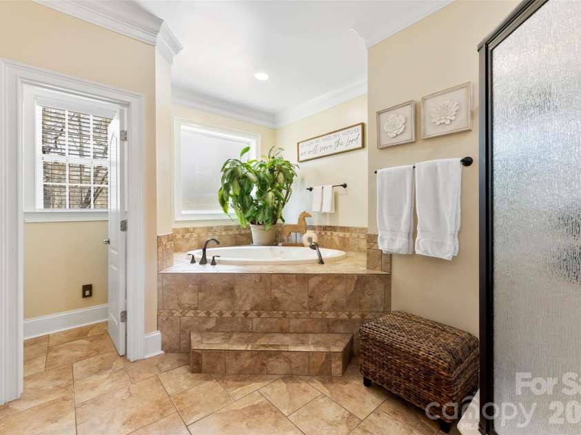 620 Garden Hill Court, Rock Hill, SC 29732.  MLS# CAR4356152, YatesRealty ID 6260. Primary Bath