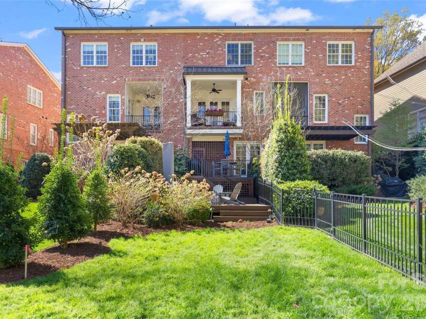 1624 Lombardy Circle, Charlotte, NC 28203.  MLS# CAR4360743, YatesRealty ID 6261. 